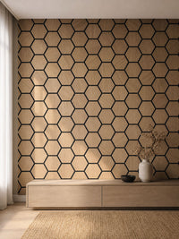 Panneaux acoustiques muraux hexagonaux en chêne naturel dans un salon contemporain