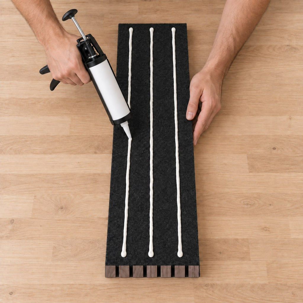 Panneau acoustique mural compact en chêne fumé – pose collée au mur