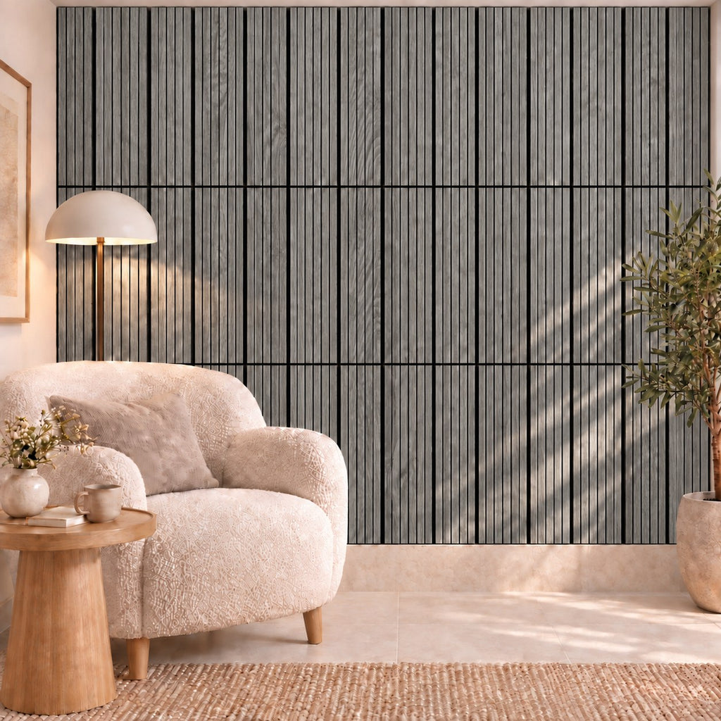 Panneau acoustique mural compact en chêne gris foncé – dans un salon, mur complet