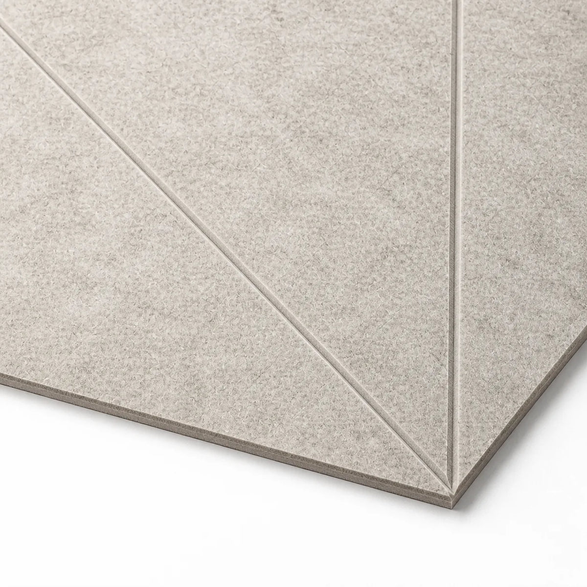 Détail de la matière en feutre PET et des lignes du motif Triangles